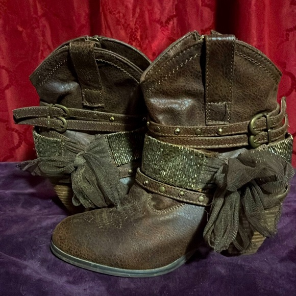 Not rated - Picture 1 of 3